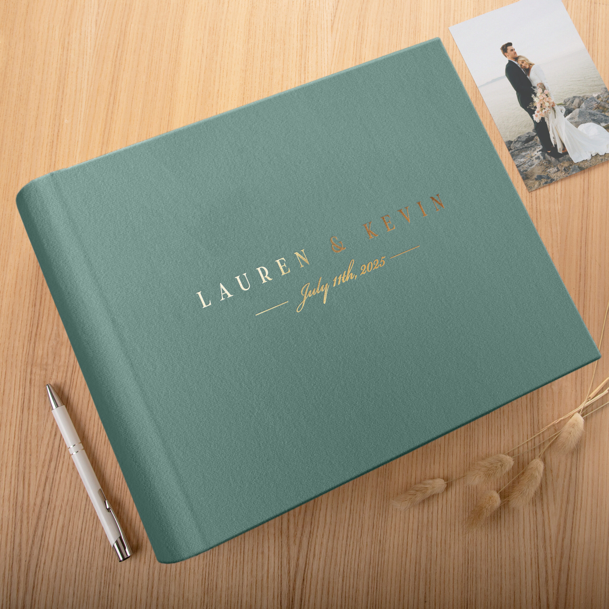 Traditional Wedding Photo Album - Image 3